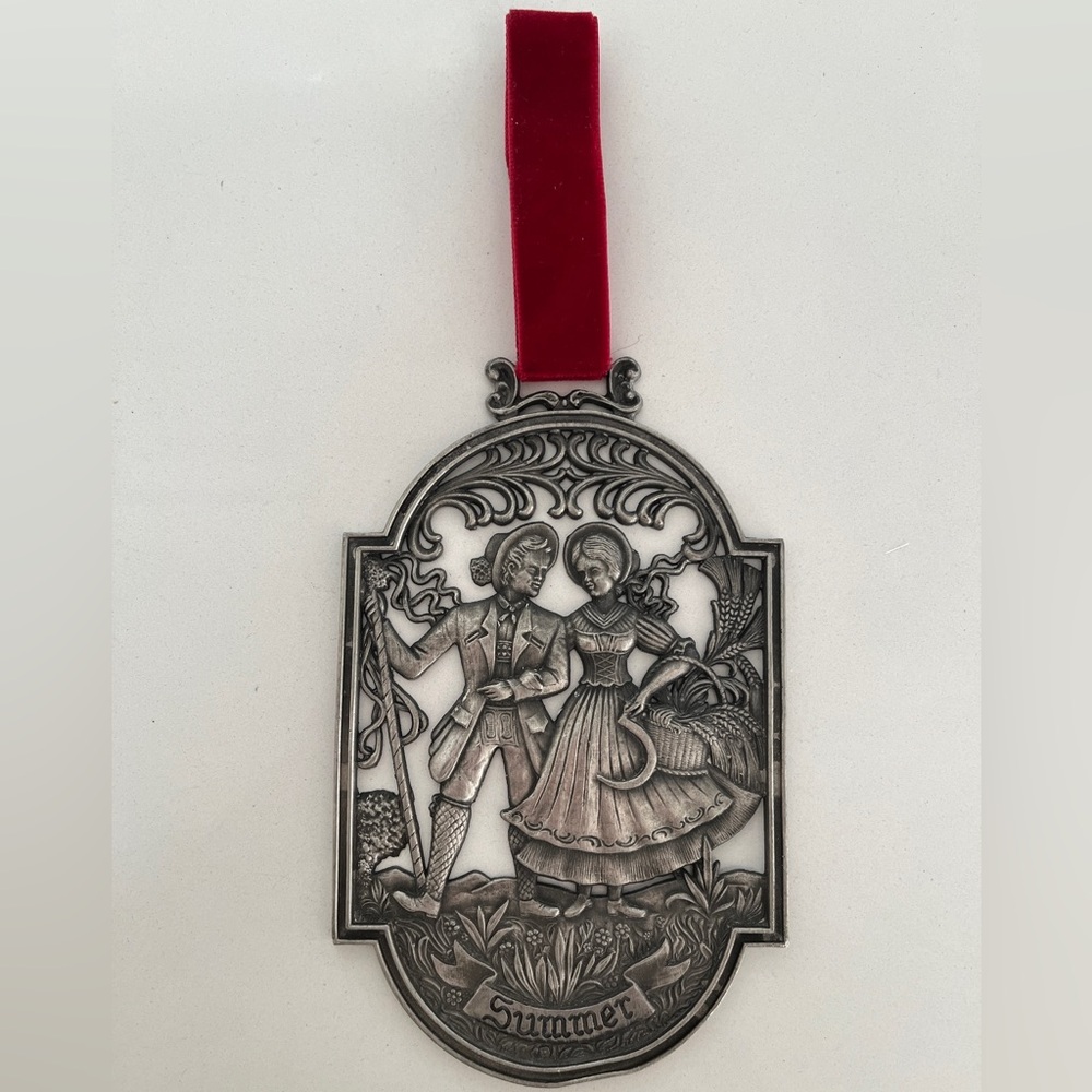 PEWTER Wall Plaque Ribbon Hanger Seasons Summer Theme Country Couple Farmcore